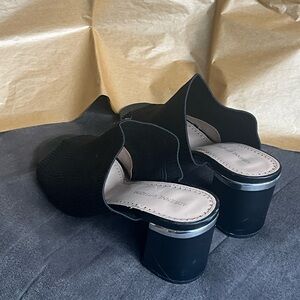 Adrienne Vittadini Black Knit Slip-On Block Heel Mules